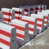 青島廠家批發零售道路水泥隔離墩