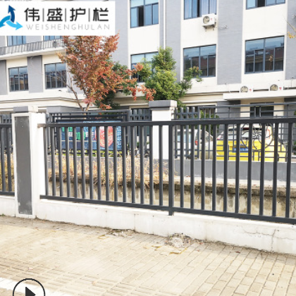 專業(yè)定制隔離焊接式鋅鋼護欄 學校圍欄廠房小區(qū)庭院鋅鋼圍墻護欄