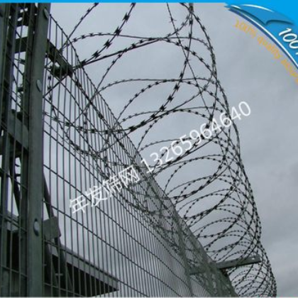 機場護欄網廠家加工訂做帶V型支撐叉 防爬護欄網