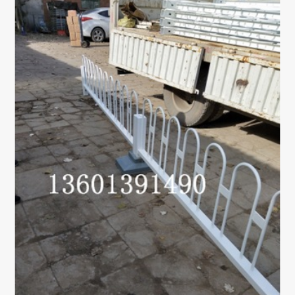 供應(yīng)交通護(hù)欄，市政道路護(hù)欄，送貨安裝13601391490