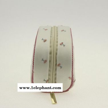 直銷 2016新款女包 繡花蕾絲化妝包 時(shí)尚女性收納盒 高端定制