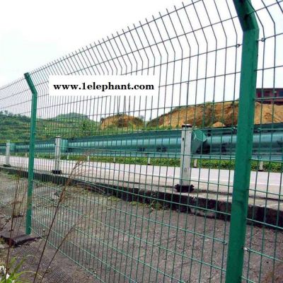 方川養殖鐵絲網圍欄雙邊絲護欄高速公路防護網綠化圈地果園隔離圍欄
