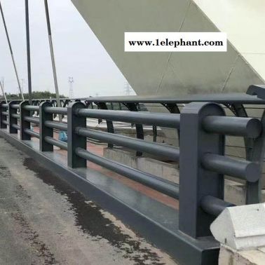 馳越 橋梁護(hù)欄批發(fā) 河道橋梁護(hù)欄 橋梁護(hù)欄廠家 橋梁護(hù)欄網(wǎng)防護(hù)網(wǎng) 長期現(xiàn)貨