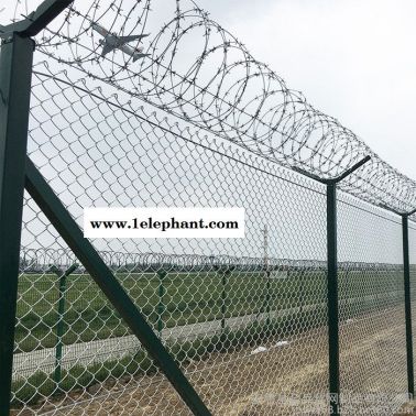 廠家定制Y型安全防護網機場護欄網 不銹鋼機場安檢護欄隔離柵欄