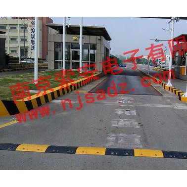 供應車輛底部安全檢查監控系統-車底安檢器-南京索安