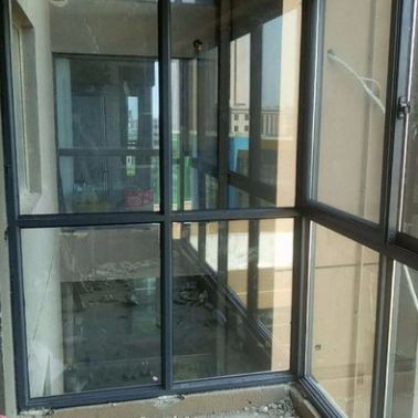 龍騰誠信門窗廠彩鋁門窗鋁合金門窗安裝防盜窗鋁合金平開窗門窗定制加工