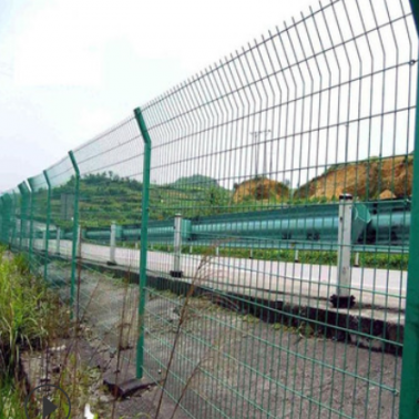 廠家現貨公路護欄網 公路兩側圍欄河道水源地防護圍欄網