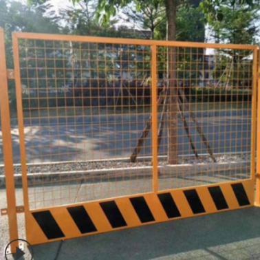 基坑護欄 基坑臨邊護欄 網(wǎng)片式基坑防護欄桿 建筑工地基坑圍欄