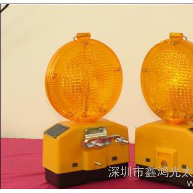工廠供應特價 太陽能路障燈 黃閃燈  交通路障燈