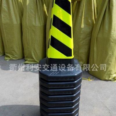 紅白 黃黑 銀行商場(chǎng)門口禁止停車路障錐方尖碑