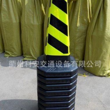 紅白 黃黑 銀行商場(chǎng)門口禁止停車路障錐方尖碑