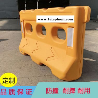 護(hù)欄廠家現(xiàn)貨700*1300吹塑水馬 可移動(dòng)隔離墩 道路工程臨時(shí)路障