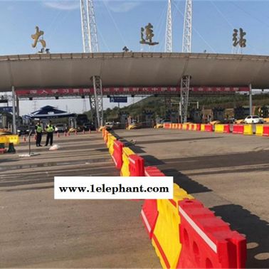 江浙滬高速公路滾塑水馬 上海高速公路收費站防撞墩廠家