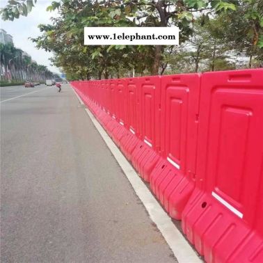 廣州市政挖掘建筑工程靈活搬運紅色高欄水馬護欄 整車發貨