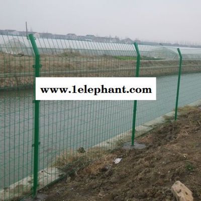 河南廠家高速公路框架護欄防護網 高速公路編織網隔離柵 鍍鋅電焊框網
