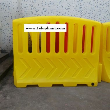 防撞型活動(dòng)護(hù)欄廠家 人員隔離圍欄 導(dǎo)向防護(hù)欄圍檔塑料水馬墻批發(fā)