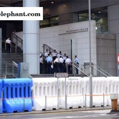 上海防撞設(shè)施 防爆警示防護(hù)欄塑料水馬 上海防爆柵欄圍檔墻廠家直銷