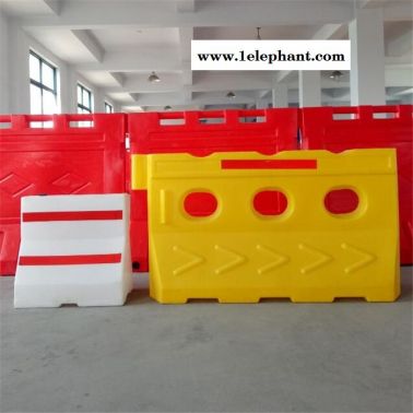 滾塑的水馬價格 滾塑水馬工廠批發(fā) 滾塑水馬市場價錢