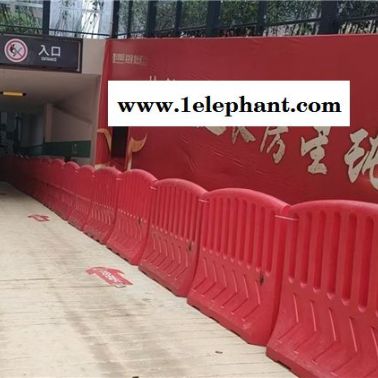 體育館進(jìn)入口隔離警示圍欄 安全塑料防撞欄 藍(lán)色防護(hù)欄圍檔做工好