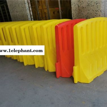 長(zhǎng)沙塑料高圍欄水馬廠家 體育賽事現(xiàn)場(chǎng)安全防護(hù)欄圍墻