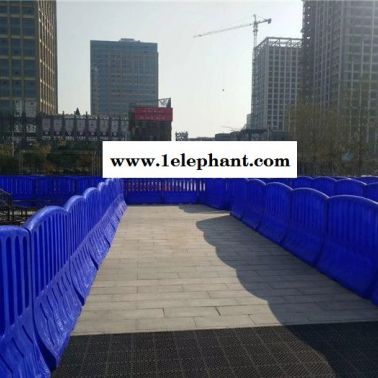 藍色高圍欄水馬 安全隔離防撞護欄 后勤保障護欄 戒嚴警示圍檔