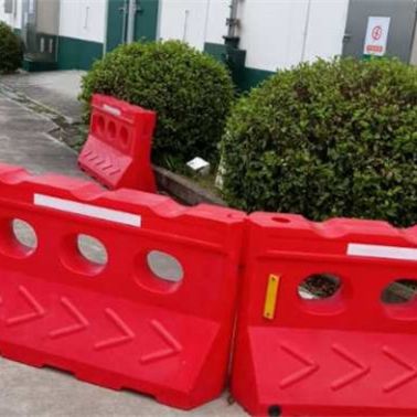 中儲糧隔離水馬廠家 糧庫隔離防護欄水馬圍檔 導向水馬圍檔