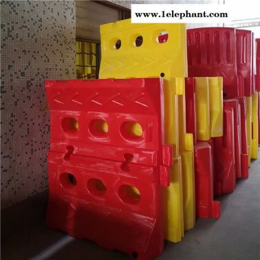 滾塑水馬工廠 滾塑水馬工廠批發價 滾塑水馬生產廠家直銷