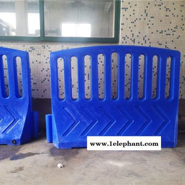 高圍欄水馬廠家 滾塑水馬防撞欄 施工現場防護欄圍檔