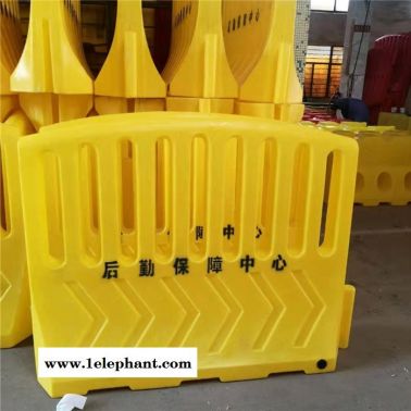 滾塑高圍欄水馬機(jī)動(dòng)靈活 滾塑水馬護(hù)欄拆裝方便