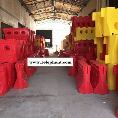 上海浦東滾塑水馬制作的材料 高速公路防撞墩 交通隔離墩廠家
