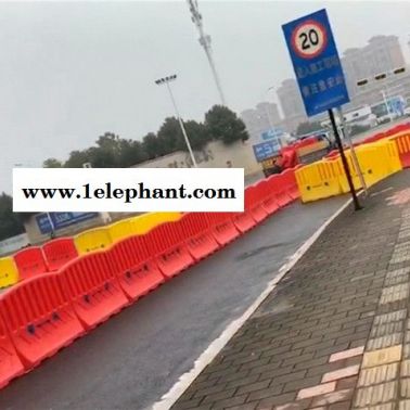 賽場秩序維護(hù)隔離圍欄廠家 安全防護(hù)圍檔墻 警示隔離欄