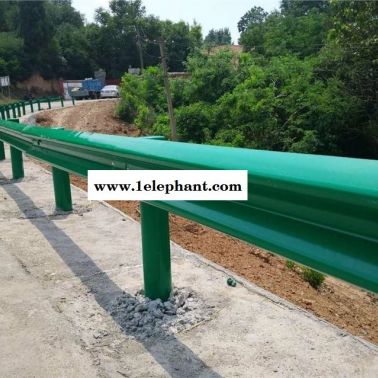 陜西咸陽公路防撞護(hù)欄板熱鍍鋅波形護(hù)欄報(bào)價(jià)
