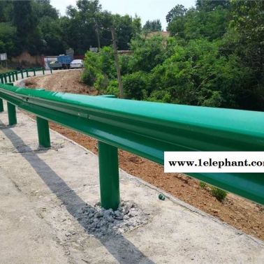 湖北隨州公路波形護(hù)欄板廠家批量?jī)r(jià)格