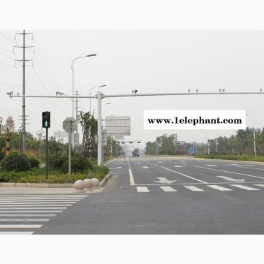視頻監控立桿道路標志牌與交通信號燈桿件