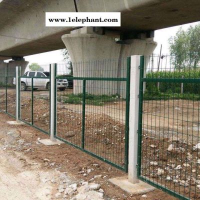 工廠圈地圍欄高速公路圍網 鋼板網護欄菱形鐵絲網圍欄 鐵路護欄網