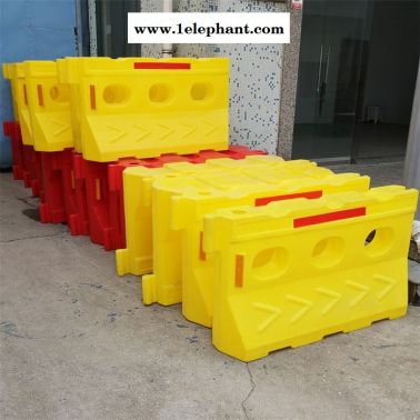 水馬規格尺寸 上海滾塑水馬 塑料水馬圍欄 滾塑水馬廠家 滾塑水馬重量