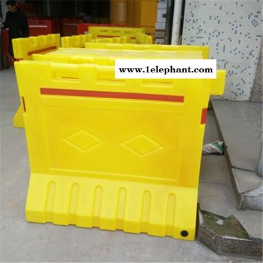 杭州道路防撞欄廠家 市政施工防護欄 杭州滾塑水馬隔離墩