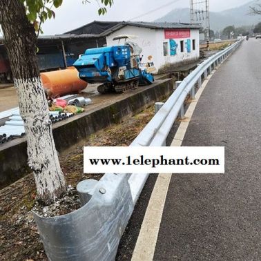 甘肅嘉峪關(guān)公路波形護(hù)欄板工廠批量價(jià)C-4E