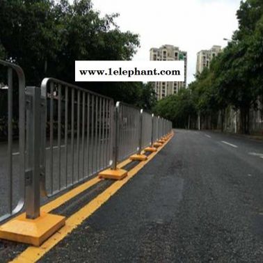 陽江市交通護(hù)欄   江門路側(cè)護(hù)欄  玉林2016C款護(hù)欄供應(yīng)