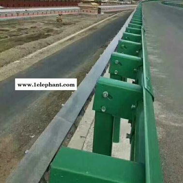 Gr-A-4E三波波形護欄板 高速公路波形防撞設施安全護欄