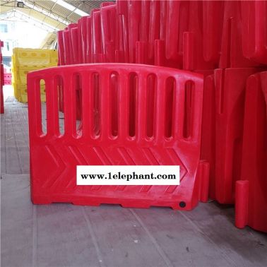 滾塑圍欄水馬圍檔規格尺寸 滾塑高圍欄水馬韌性好 滾塑大圍欄水馬長1500高1200mm