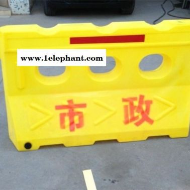 市政滾塑水馬特點(diǎn) 市政滾塑水馬防撞欄全新PE塑料制作 市政滾塑圍檔高水馬