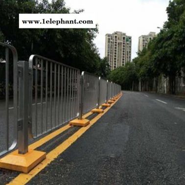 陽江市交通護(hù)欄   江門路側(cè)護(hù)欄  玉林2016C款護(hù)欄供應(yīng)