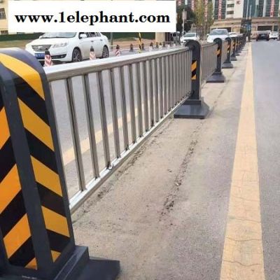 洛陽哪有賣道路護欄的，洛陽市政護欄廠家批發安裝