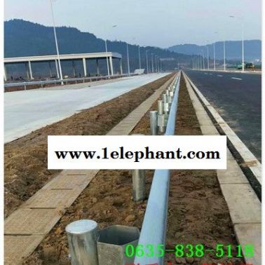 寶雞市渭濱區(qū)公路噴塑波形防撞護欄板廠家直銷