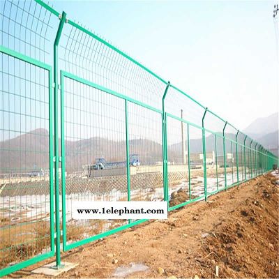 安平高速公路隔離柵廠家供應道路兩側隔離網公路用圍欄網