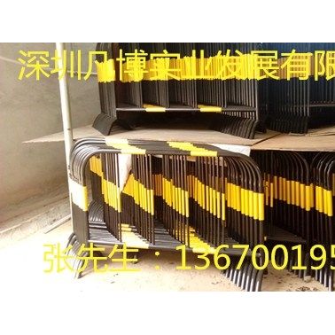 光明新區(qū)鐵馬護欄，凡博鐵馬護欄廠家批發(fā)
