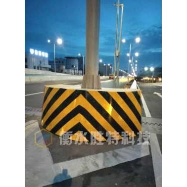 防撞墩設施，高速公路橋墩防撞設施