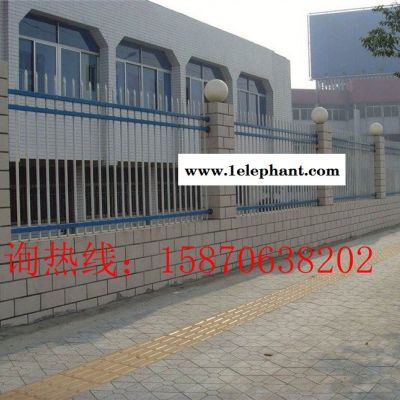 九江學(xué)校柵欄圍欄價錢 萍鄉(xiāng)小區(qū)防護(hù)欄訂做