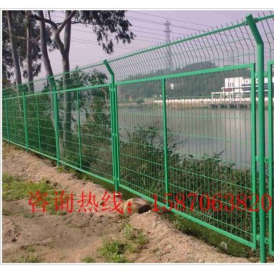 江西贛州圍墻鐵絲網(wǎng)批發(fā) 宜春工廠外墻圍鐵絲圍欄價錢